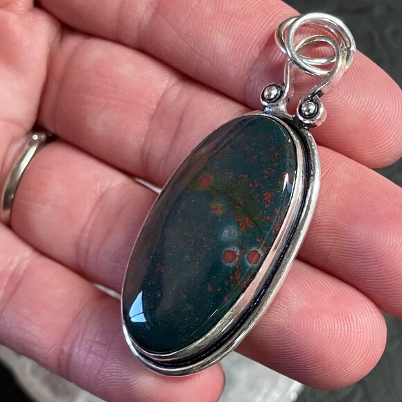 Beautiful Heliotrope Bloodstone Pendant Stone Crystal Jewelry - Picture 7 of 10